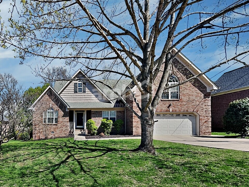 560 Summit Way in Mount Juliet, TN - Building Photo