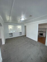 1921-1923 W Greenfield Ave. (5 Unit) in Milwaukee, WI - Building Photo - Interior Photo