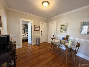 11 Gray St, Unit 9 in Cambridge, MA - Building Photo - Building Photo