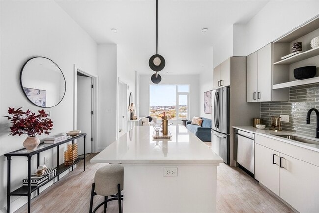 93 Bennington St in Revere, MA - Foto de edificio - Building Photo