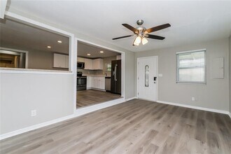 1909 Glen Echo Ln in Clearwater, FL - Building Photo - Building Photo