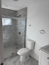 23316 Balmoral Ln, Unit 23318 in West Hills, CA - Foto de edificio - Building Photo