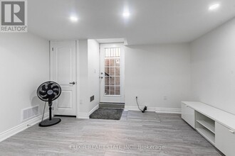 337 Dalgleish Garden in Milton, ON - Building Photo - Building Photo