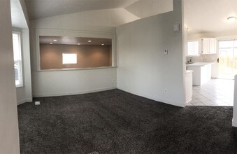 2936 Roundtable Rd in West Valley City, UT - Building Photo - Building Photo