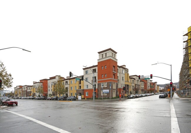 La Moraga Apartments in San Jose, CA - Foto de edificio - Building Photo