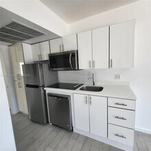 1601 Meridian Ave in Miami Beach, FL - Building Photo - Building Photo