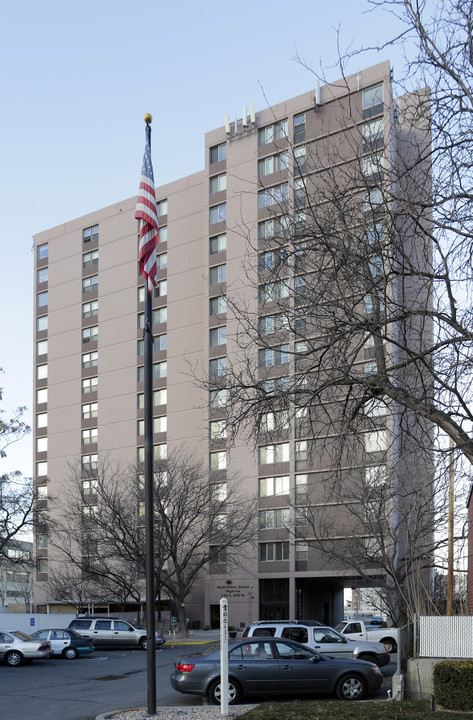 Multi-Ethnic Senior Highrise in Salt Lake City, UT - Foto de edificio