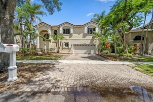 2641 Regalia Way in Hollywood, FL - Building Photo