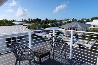 104 Primrose Ln in Layton, FL - Building Photo - Building Photo