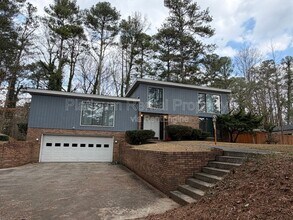 2867 Monica Ct SW in Atlanta, GA - Building Photo - Building Photo
