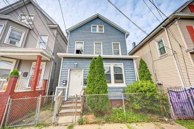 134 Livingston St in Elizabeth, NJ - Building Photo - Building Photo