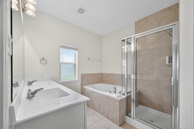 6331 Feverfew Trail in Crosby, TX - Foto de edificio - Building Photo