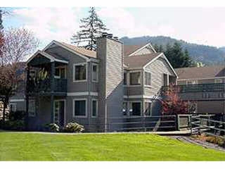 Arrington Place in Issaquah, WA - Foto de edificio - Building Photo