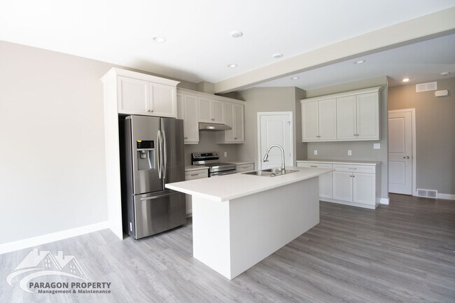 50 Llydican Ave in Chatham, ON - Building Photo - Building Photo