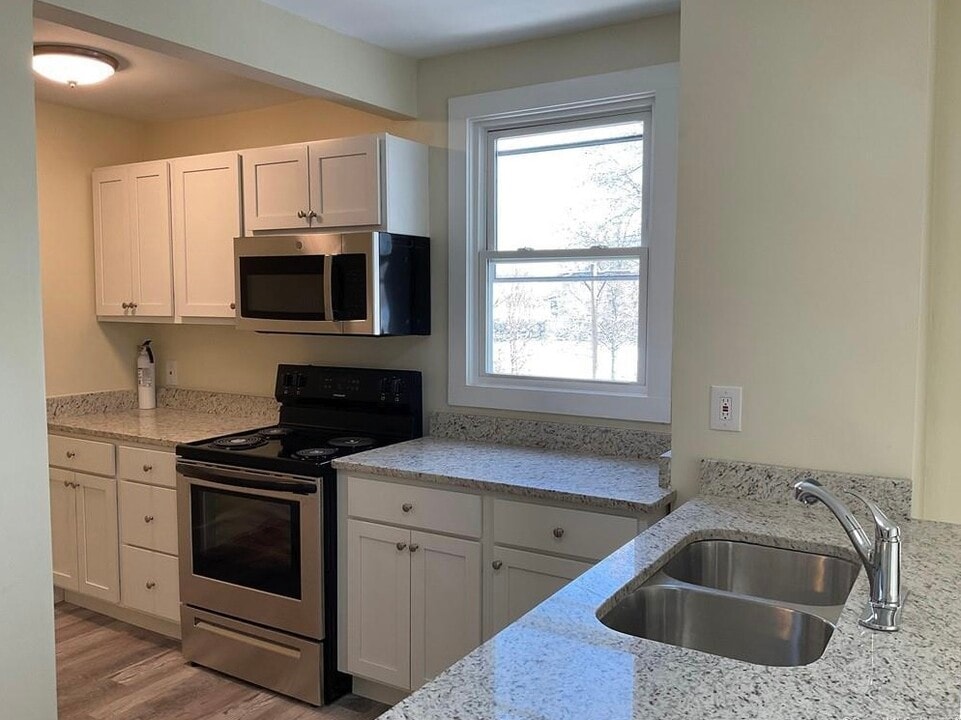 564 High St in Middletown, CT - Building Photo