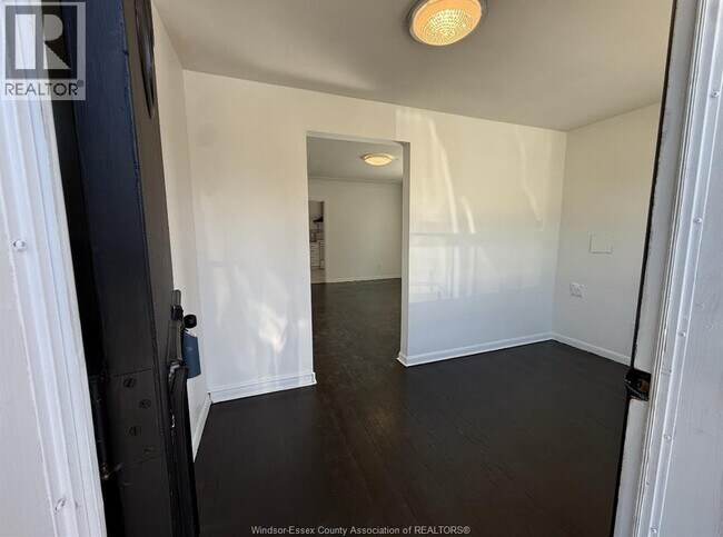 914 Riverdale Ave in Windsor, ON - Building Photo - Building Photo
