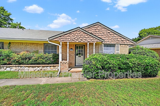 property at 1902 W Shields Dr