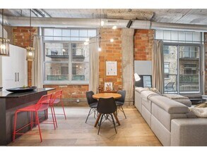 521 S 7th St in Minneapolis, MN - Building Photo - Building Photo