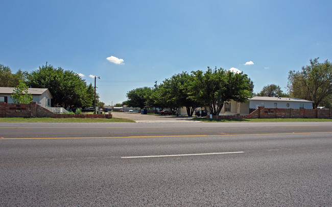 West Gate Mobile Home Park in Lubbock, TX - Building Photo - Building Photo