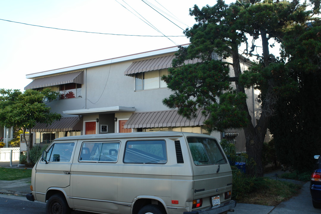 3336 Belmont Ave in El Cerrito, CA - Building Photo