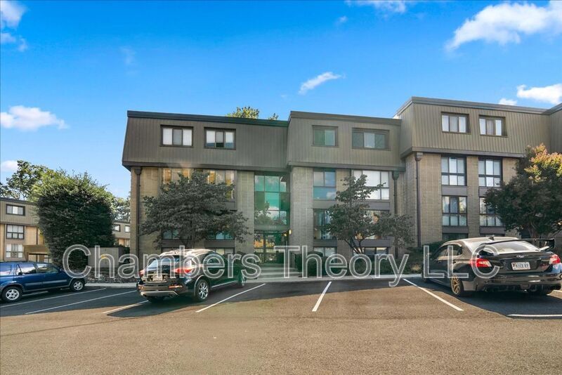 5121 Maris Ave in Alexandria, VA - Foto de edificio