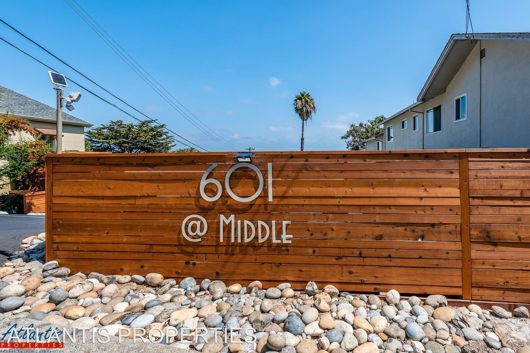 601 Middle Rd in Belmont, CA - Building Photo