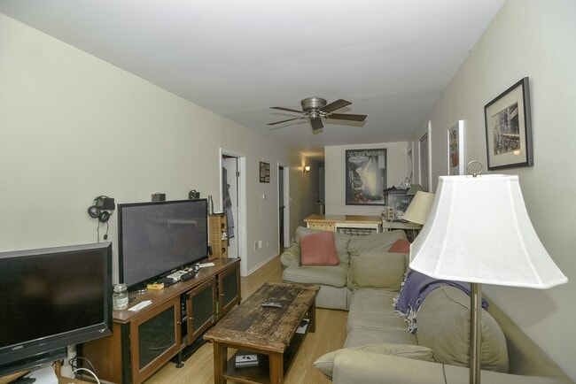 1436 W Belmont Ave, Unit G09C