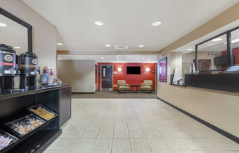 Furnished Studio-Baltimore - BWI Airport - in Linthicum Heights, MD - Building Photo - Building Photo