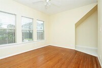 511 W Gray St photo'