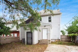 865 Old Leonard Ave in Columbus, OH - Building Photo - Building Photo