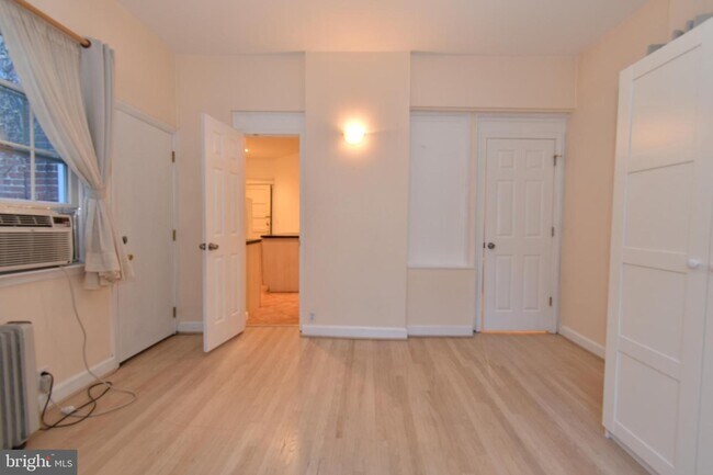 2729 Connecticut Ave NW-Unit -1 in Washington, DC - Building Photo - Building Photo