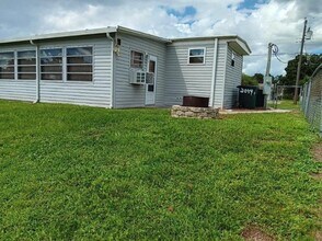 2044 SE 34th Ln in Okeechobee, FL - Building Photo - Building Photo
