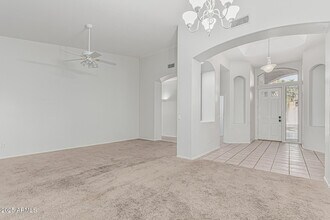408 N Falcon Ct in Gilbert, AZ - Building Photo - Building Photo