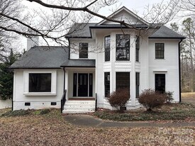 14301 Hackamore Dr in Matthews, NC - Building Photo