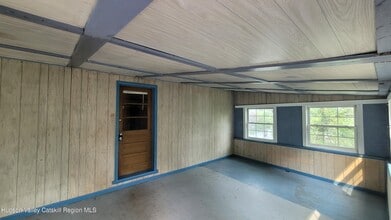 6074 US-9W in Catskill, NY - Building Photo - Building Photo