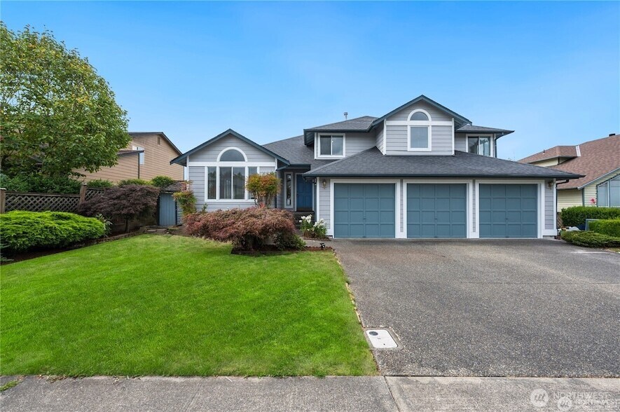 3832 46th Ave NE in Tacoma, WA - Building Photo