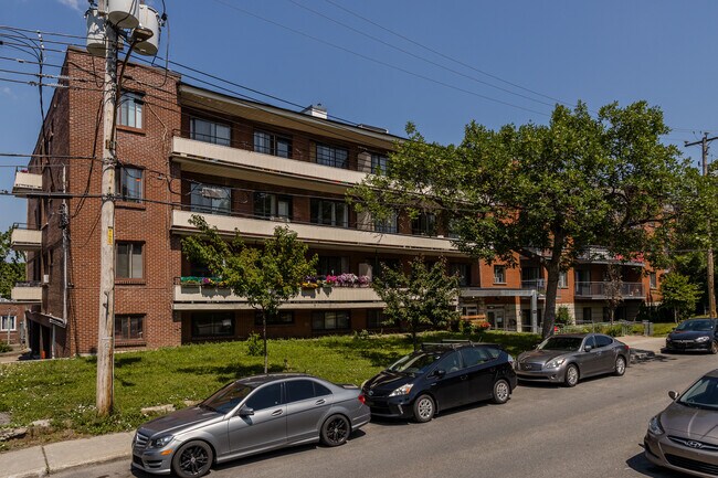 2785 De Darlington Pl in Montréal, QC - Building Photo - Building Photo