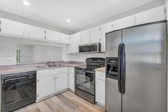 6832 Palmetto Cir S in Boca Raton, FL - Building Photo - Building Photo