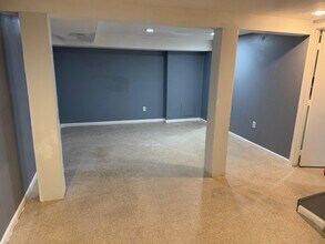 216 Carnation Ct in Pikesville, MD - Foto de edificio - Building Photo