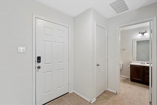 142 Rummel Dr in Kyle, TX - Building Photo - Building Photo