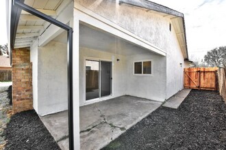 2841 Utah Ave in Sacramento, CA - Building Photo - Building Photo