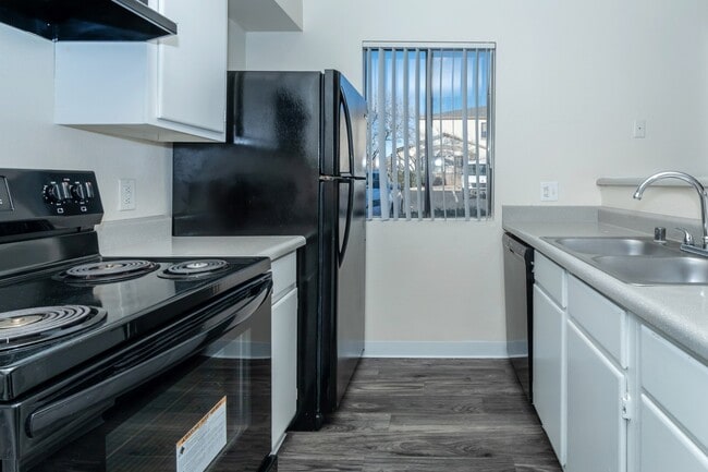 The Edge Townhomes in Sierra Vista, AZ - Building Photo - Building Photo