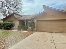 3602 Brier Gardens Dr in Houston, TX - Building Photo