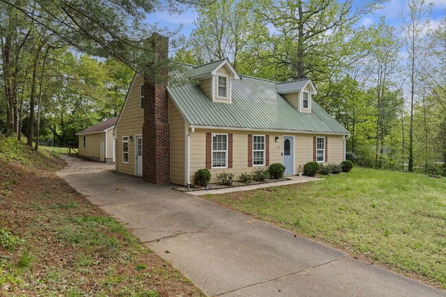 34 Charlwood Ave in Piedmont, SC - Building Photo - Building Photo