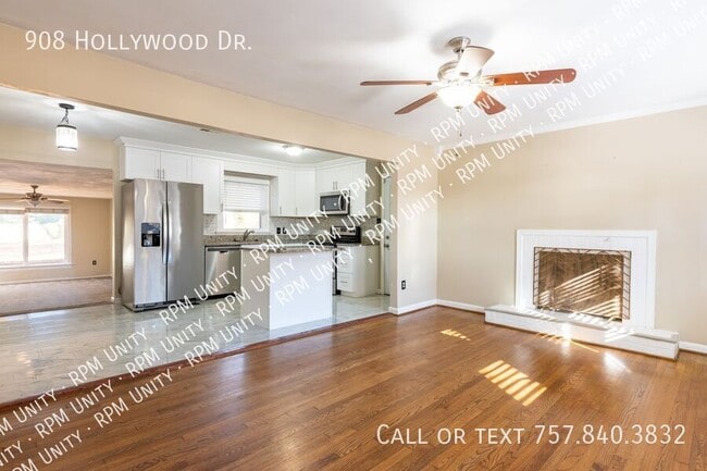 property at 908 Hollywood Dr