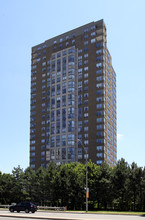 The Palisades in Toronto, ON - Building Photo - Building Photo