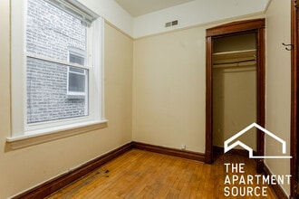 2132 W Iowa St, Unit 1 in Chicago, IL - Building Photo - Building Photo