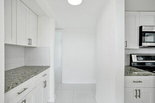 801 S Federal Hwy, Unit 906 in Pompano Beach, FL - Building Photo