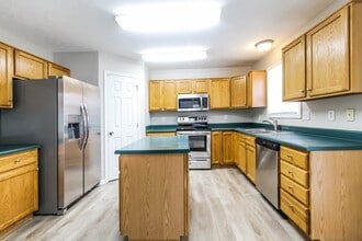 6101 E Newberry Ct in Camby, IN - Foto de edificio - Building Photo