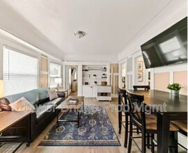717 17th St in Sacramento, CA - Foto de edificio - Building Photo